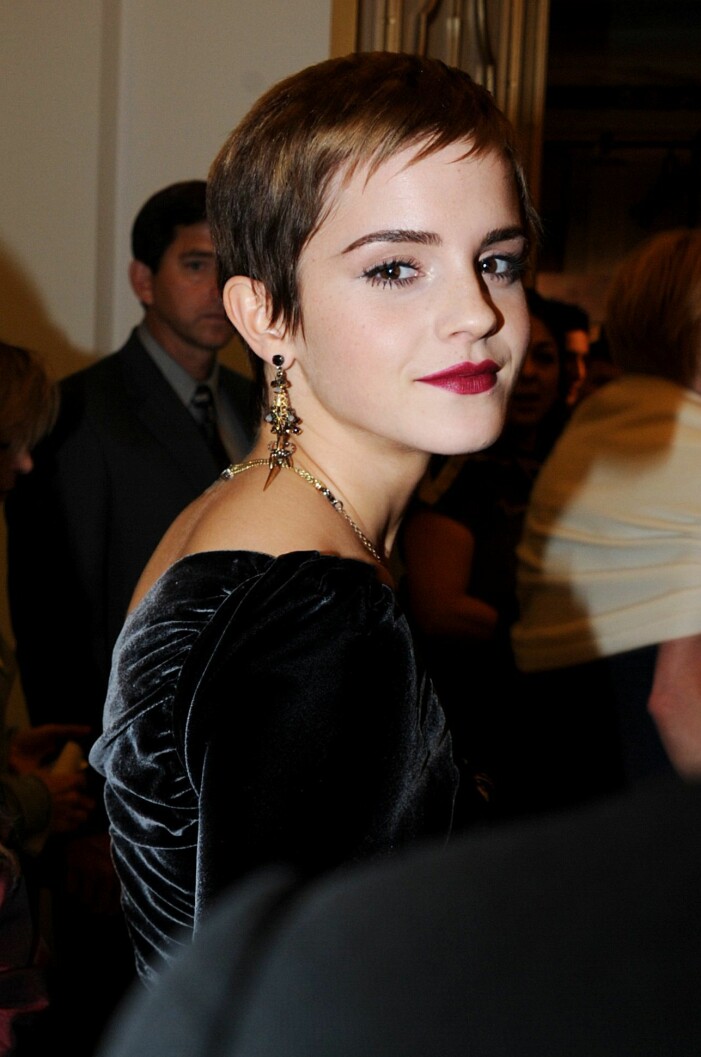 Emma Watson på plats i London 2010. Emma Watson frisyr.