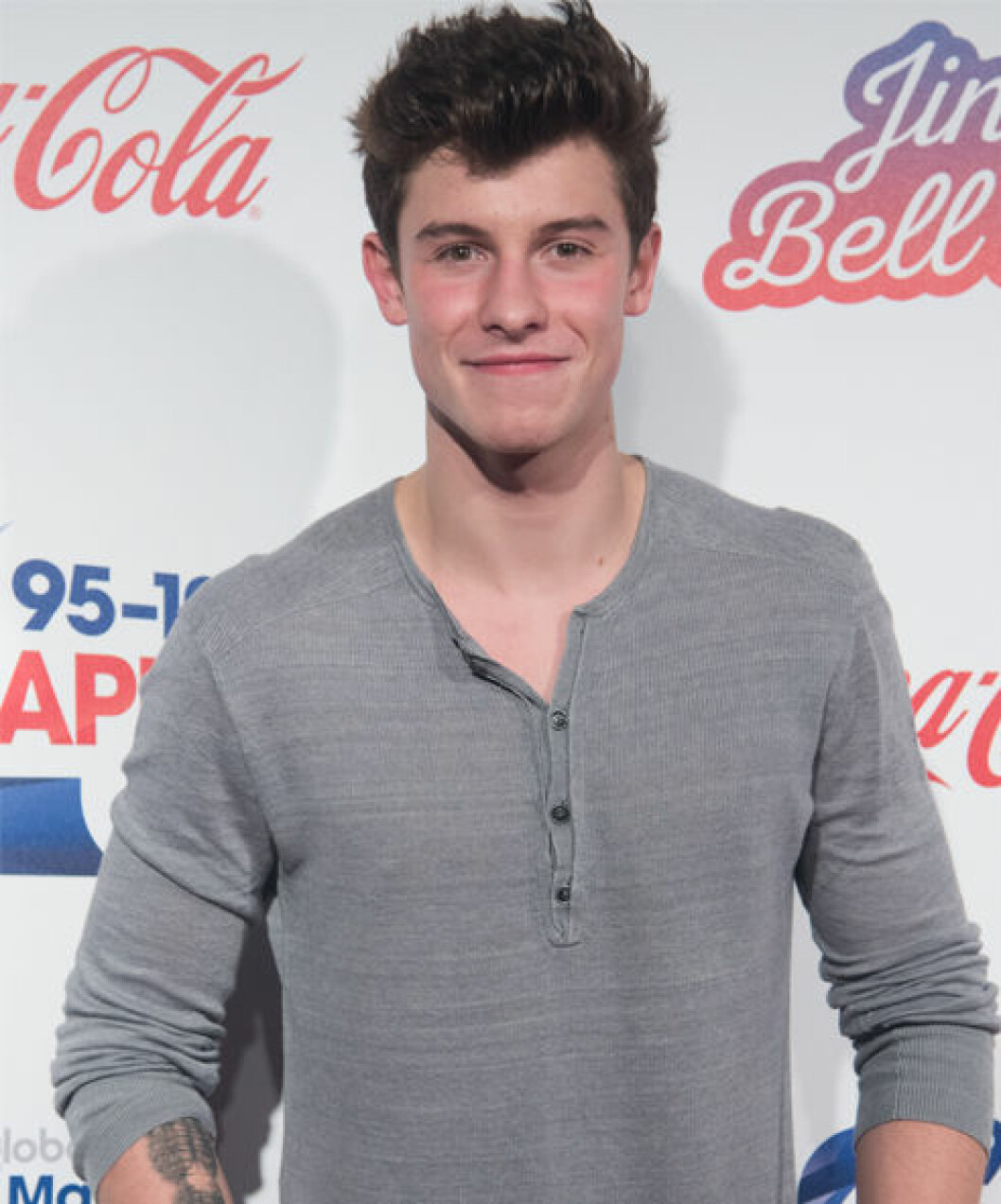 Shawn Mendes är en av världens största artister och kämpa med att behålla fötterna på jorden. Shawn Mendes är en av världens största artister och kämpa med att behålla fötterna på jorden.