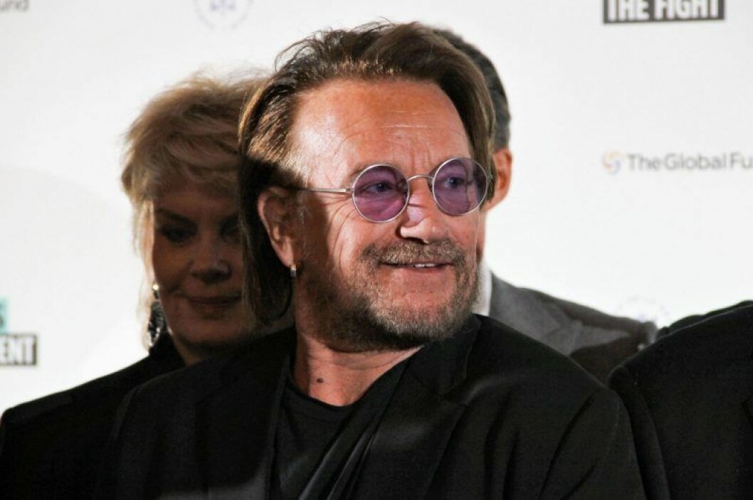 Bono i lila glasögon