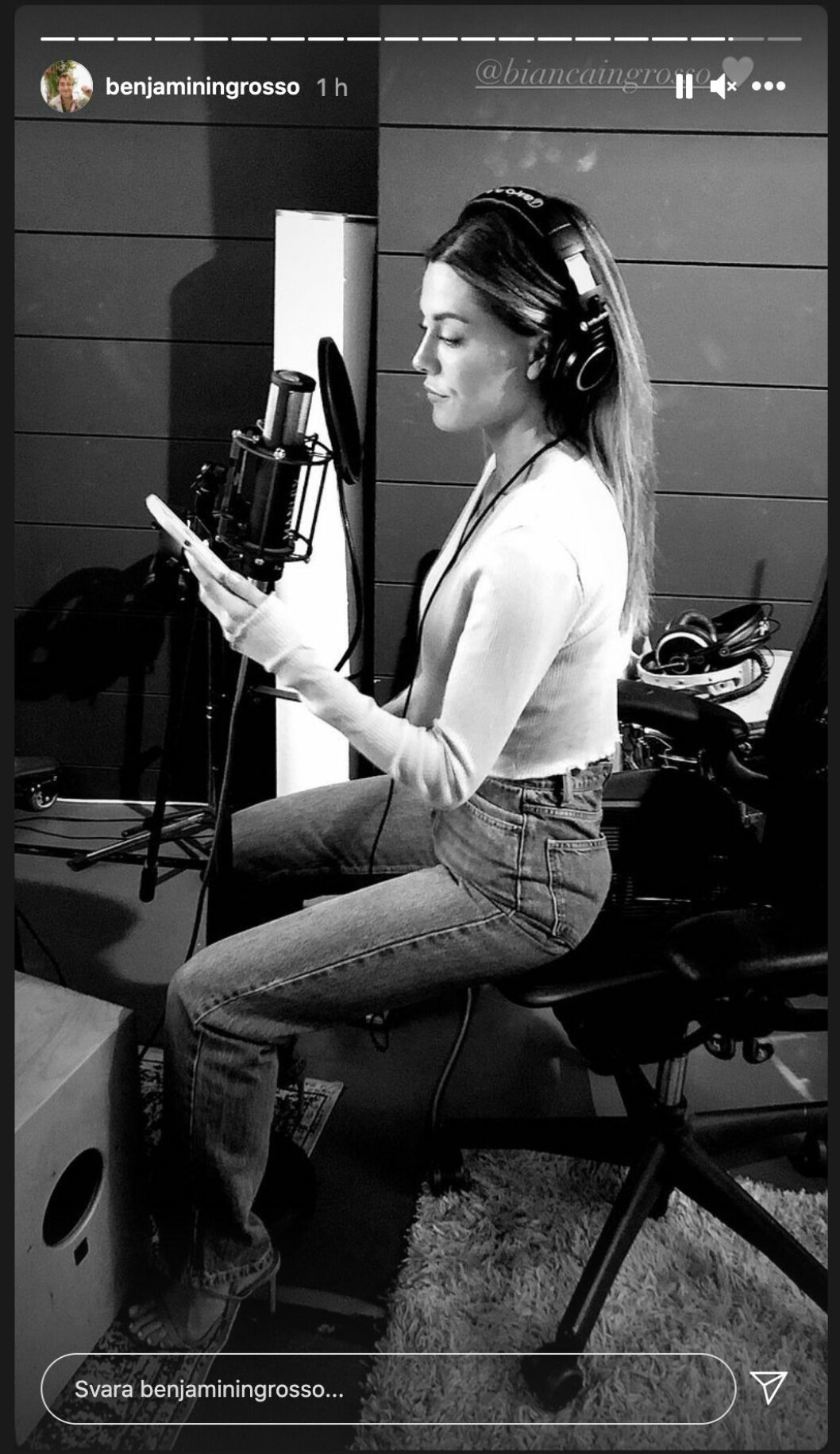Benjamin hyllar syrran Biancas insats i inspelningsstudion. bianca ingrosso i studion