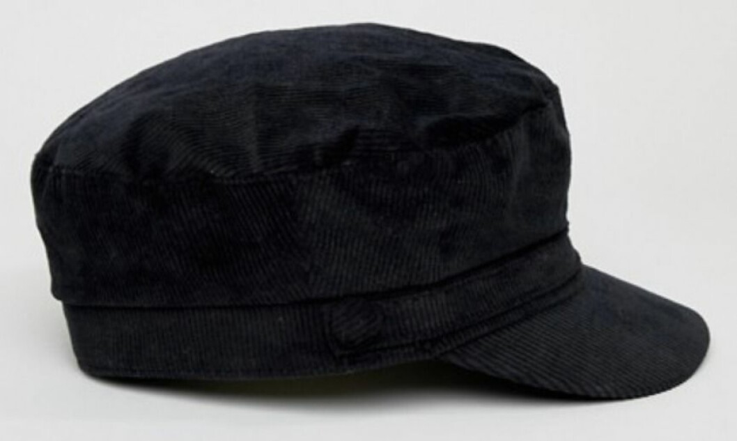 Svart skepparmössa