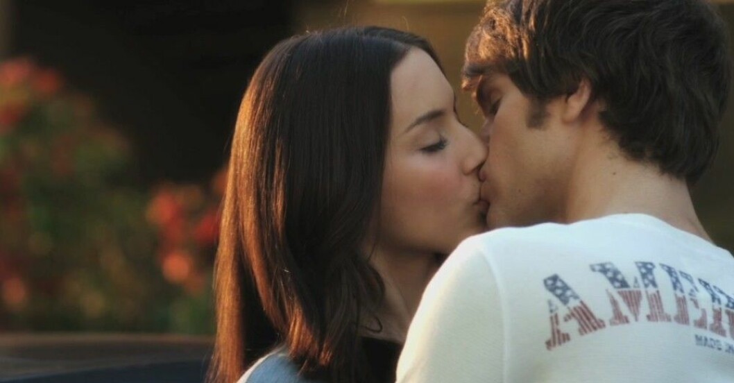Spencer-and-Toby-famous-kisses-34237123-1280-720-1000x618