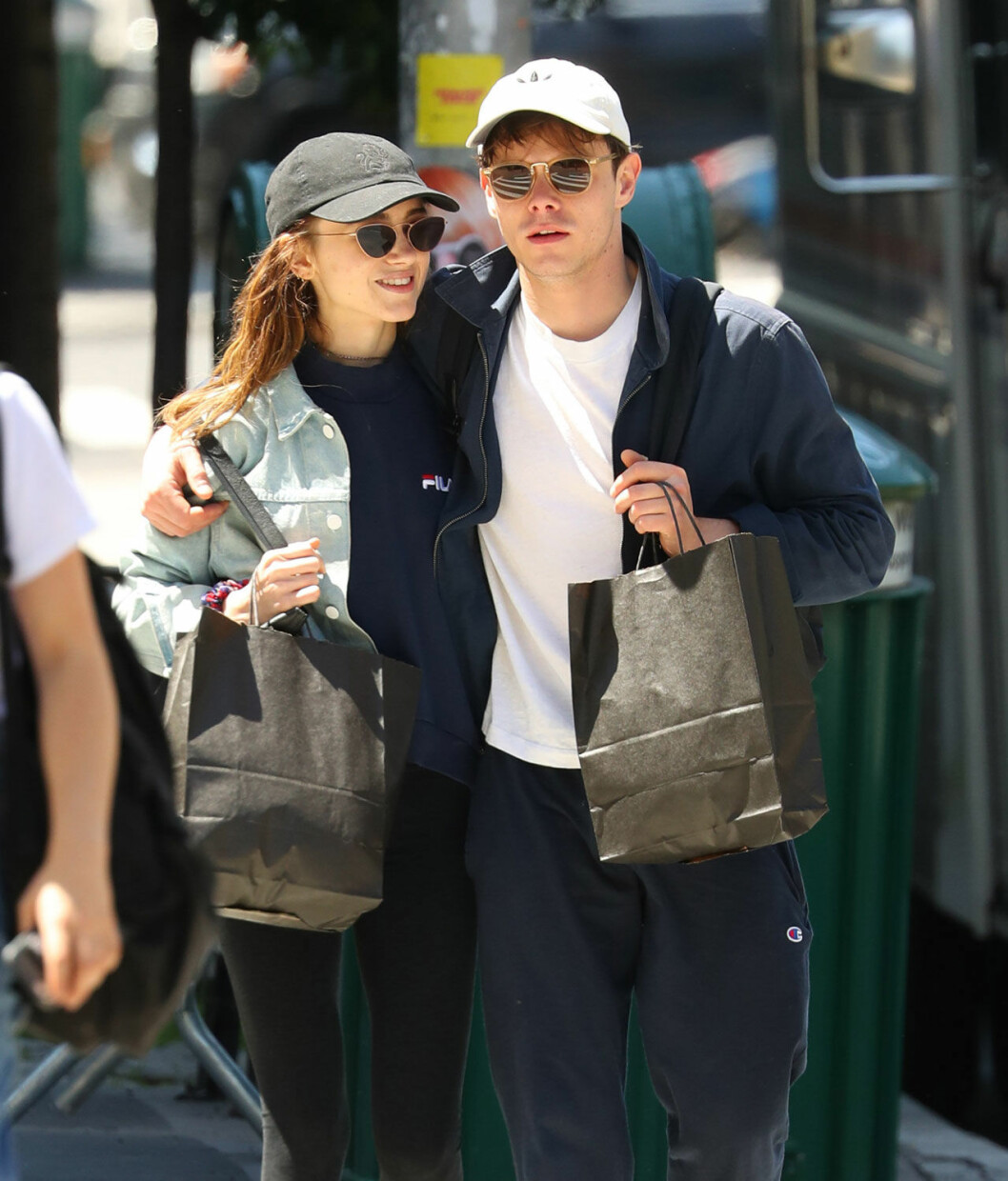 Natalia Dyer och Charlie Heaton