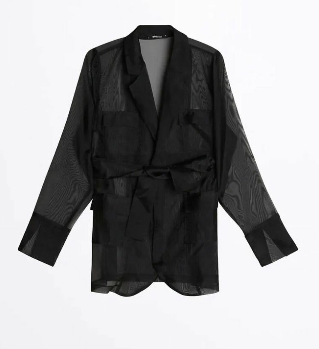 Svart kavaj i transparent tyg från Gina tricot