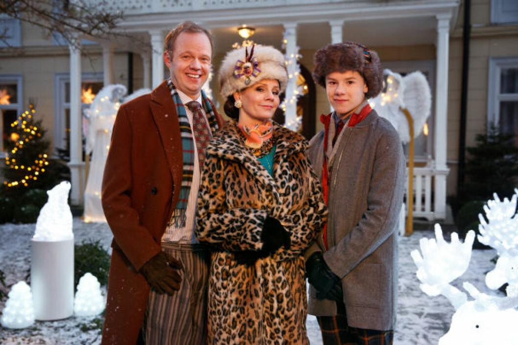 Olof Wretling, Lena Philipsson och Edvin Ryding. Foto: Johan Paulin/ SVT Olof Wretling, Lena Philipsson och Edvin Ryding i SVT:s julkalender 2018.