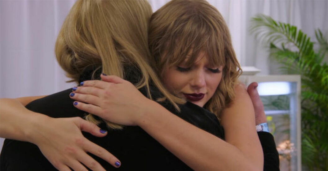 ”Hon är min favoritperson”, säger Taylor Swift om sin mamma i dokumentären. Taylor Swift med sin mamma