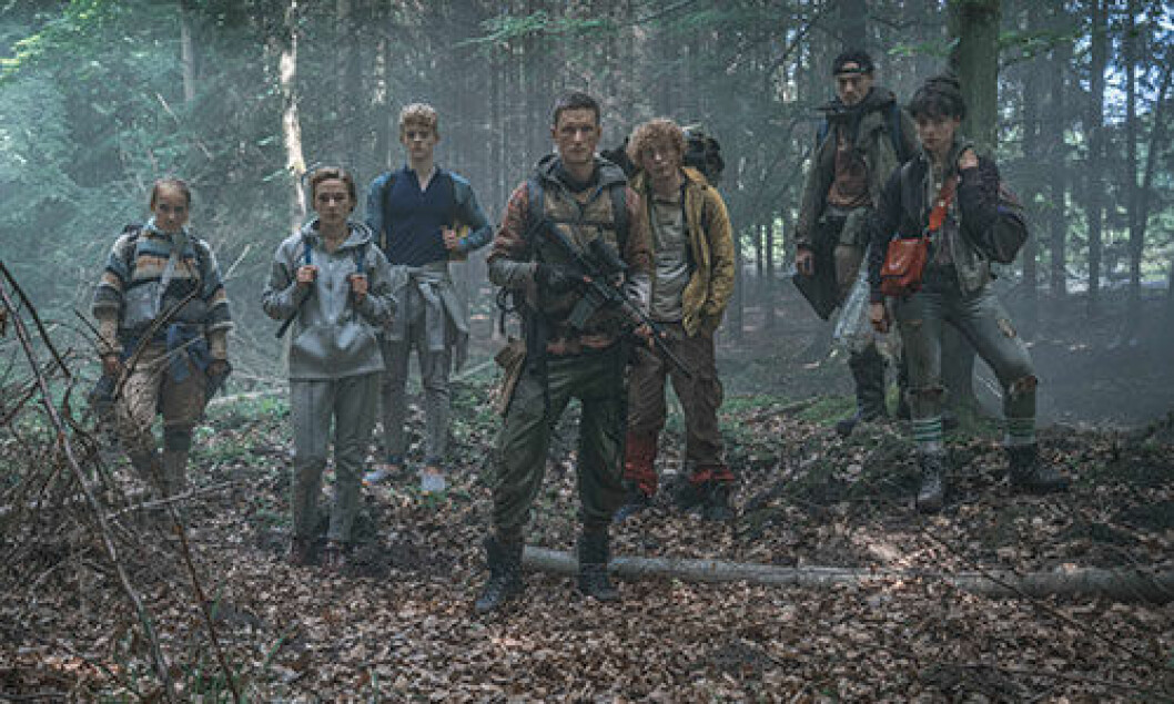 Skådespelarna i Neflix-serien The Rain i skogen.
