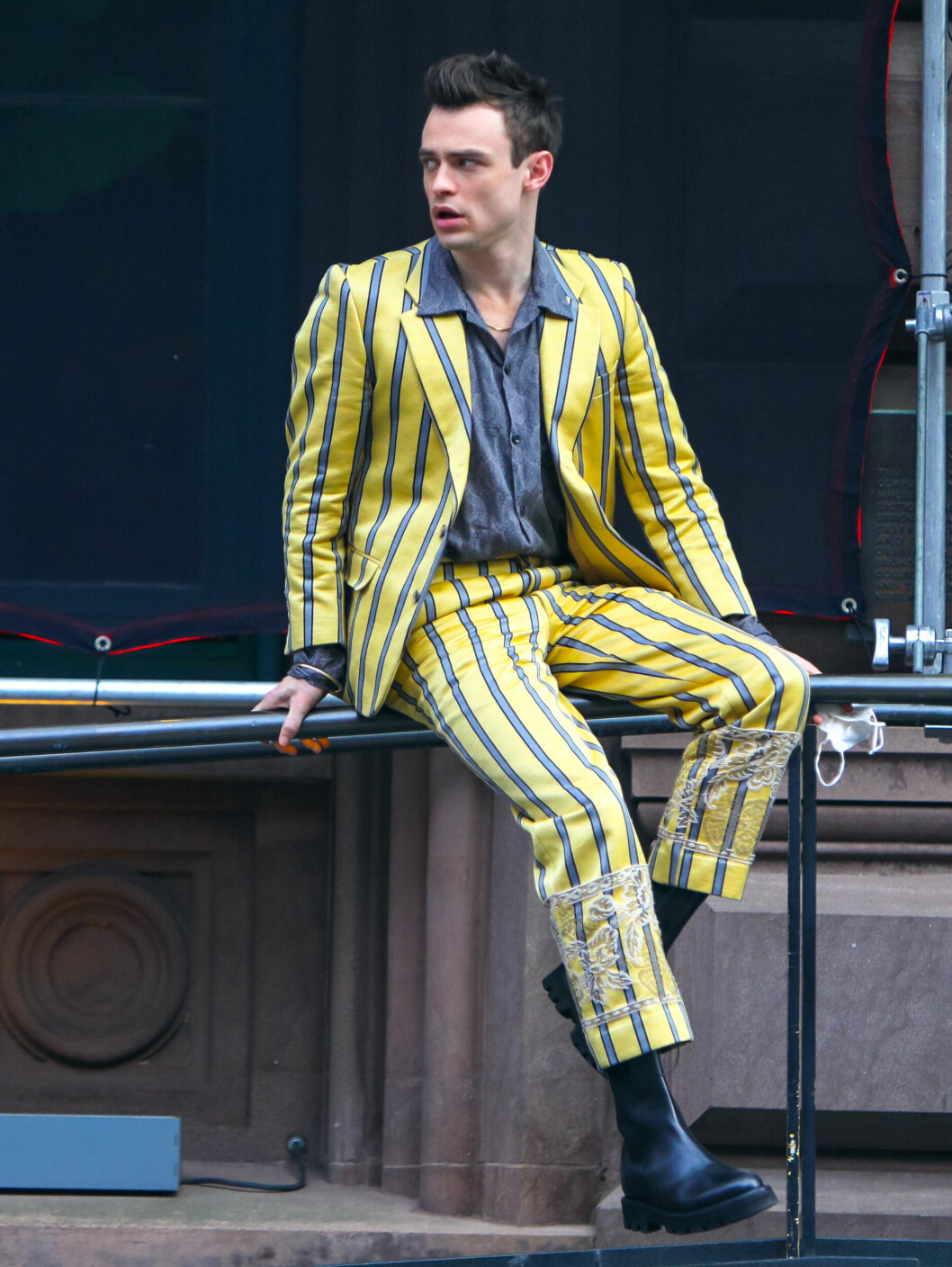 Thomas Doherty spelar Max Wolfe. Thomas Doherty