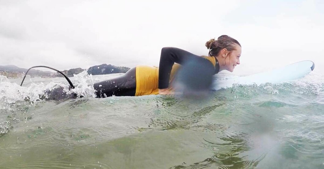 Lär oss surfa med surfakademin
