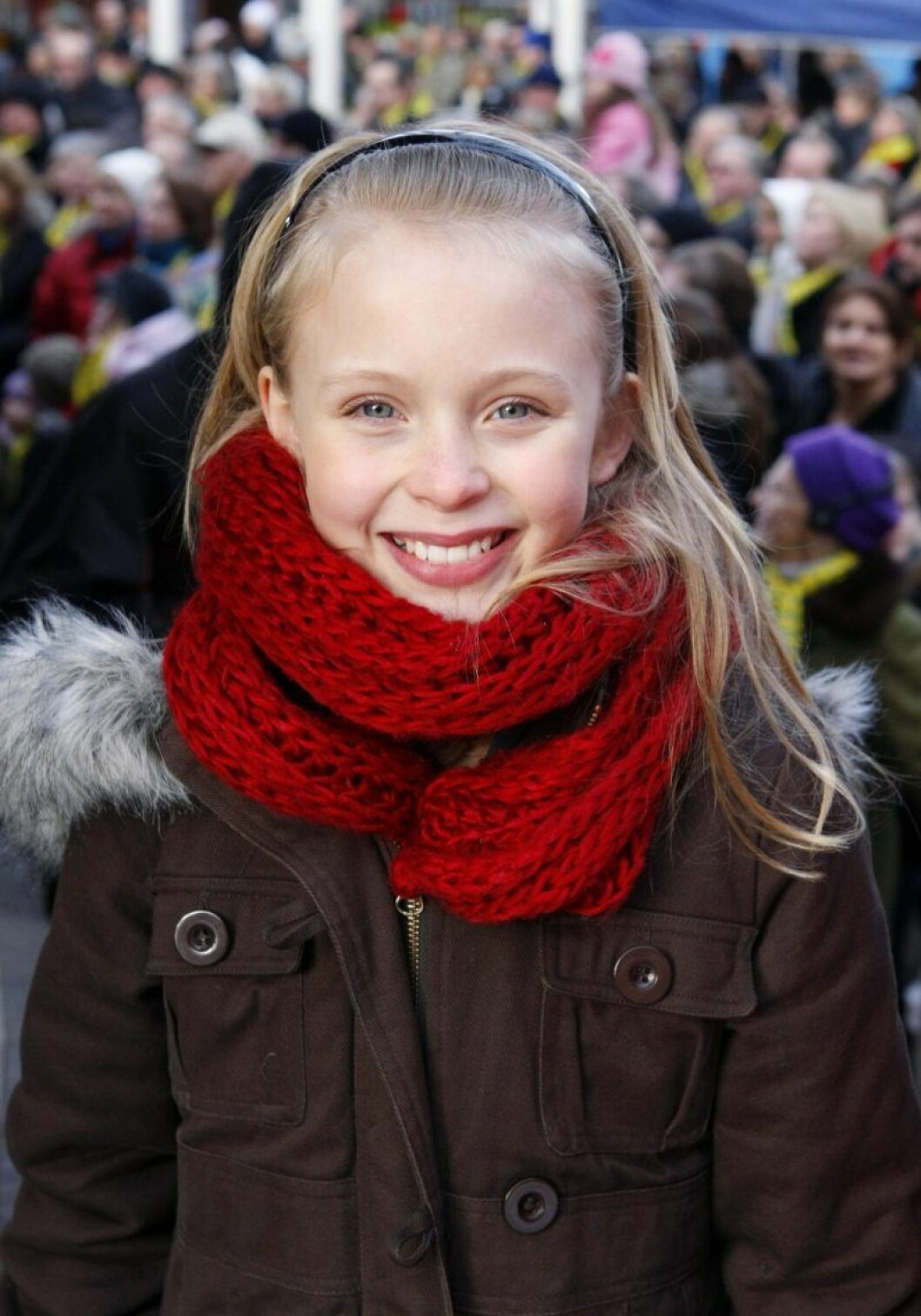 En glad Zara Larsson 2009. Zara Larsson ler stort