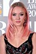 Zara Larsson med rosa hår